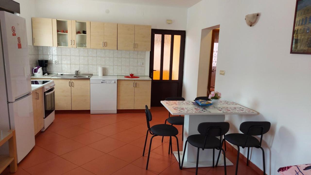 Apartman Porat Apartamento Pula Exterior foto