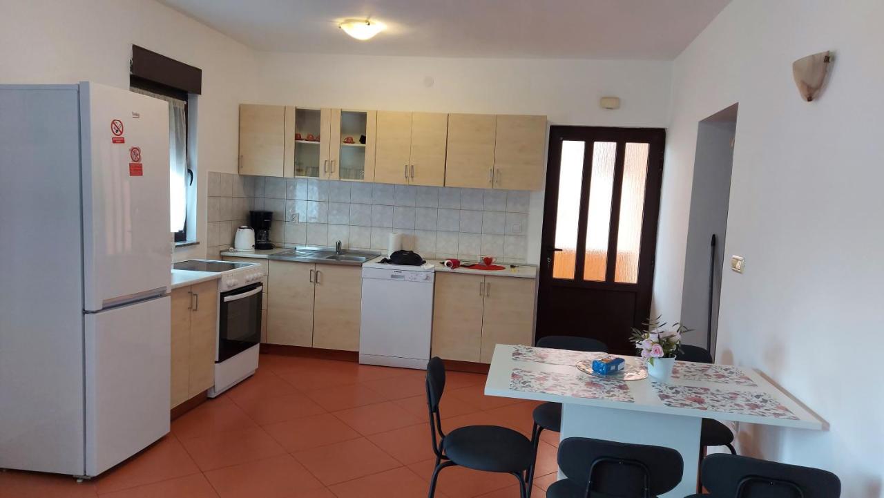Apartman Porat Apartamento Pula Exterior foto